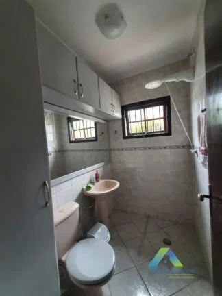 Imagem Lindo sobrado 177 metros, com excelente localização 3 dormitórios, 3 vagas, quintal espaço gourmet com ótimo valor !,