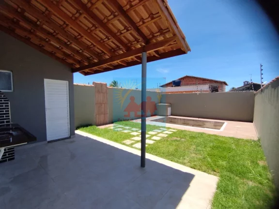 Imagem Casa com Piscina na Praia de Itanhaém com 5 vagas de garagem