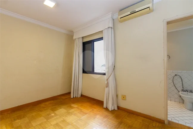 Imagem Apartamento à venda com 3 quartos, sendo 2 suítes, no condomínio Villaggio de Bologna, São Paulo - SP