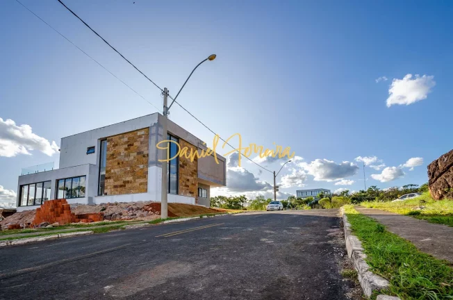 Imagem Lote com 1.000 m ² na Alameda das Tulipas - Parte Alta do condomínio.