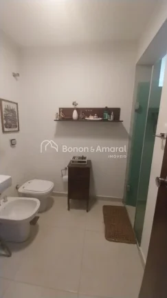 Imagem Localizado em um dos edifícios mais tradicionais da cidade, este apartamento oferece conforto e pra...
