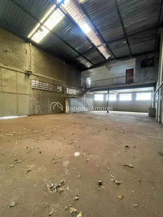 Imagem Galpão comercial com 526 m² de área construída, ideal para empresas que buscam um espaço amplo,...
