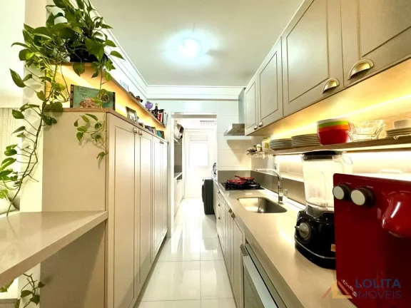 Imagem Apartamento à venda mobiliado com 2 suítes na Agronômica, Florianópolis/SC.