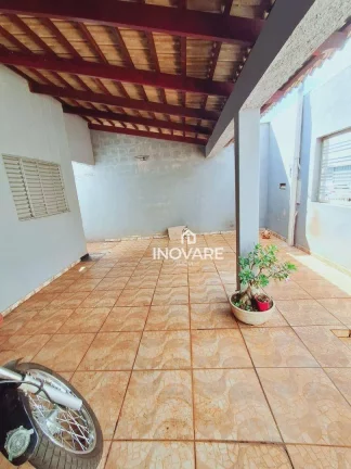 Imagem Casa com 3 dormitórios à venda, 200 m² por R$ 420.000 - Jardim das Palmeiras - Araporã/MG