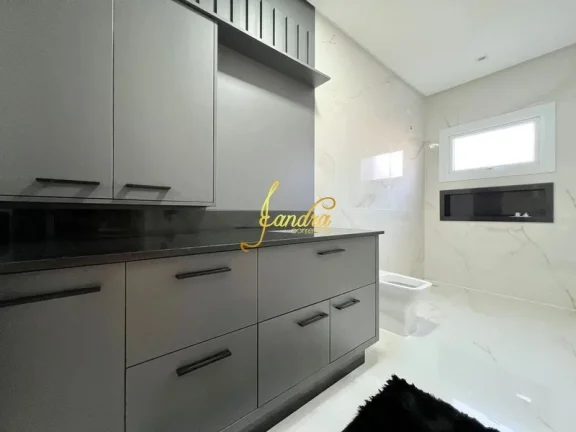 Imagem Sobrado em condomínio fechado com 04 suites mobiliada e decorada