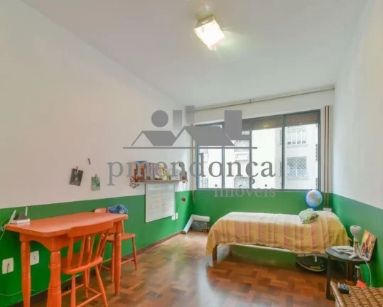 Imagem Apartamento reformado, distribuído com tacos, living para 03 ambientes, terraço, lavabo, banheiro ...