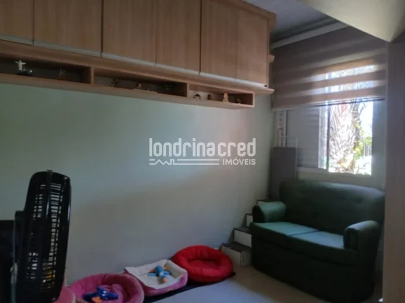 Imagem Linda casa no Cond. Terra Nova com 3 dormitórios (1 suíte), 2 vagas cobertas, 150m², planejados, ar-condicionado e ótimo aproveitamento do terreno de 145m².