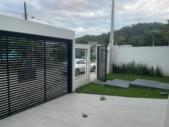 Imagem Casa com 3 Quartos e Amplo Quintal – Acabamento Impecável no Bairro Itajuba, Barra Velha/SC