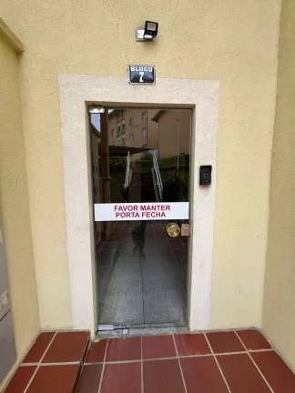 Imagem Apartamento com 2 Quartos no Fazendinha - Cic - R$210 mil