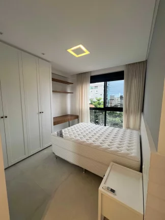 Imagem Apartamento a 250m do mar com 2 dormitórios sendo 2 suítes e 2 vagas de garagem em Bombinhas/SC