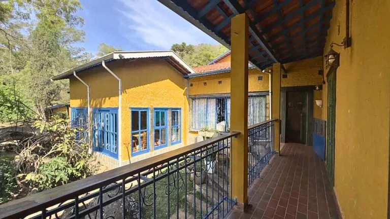 Imagem A escala monumental da Serra da Mantiqueira aos seus pés