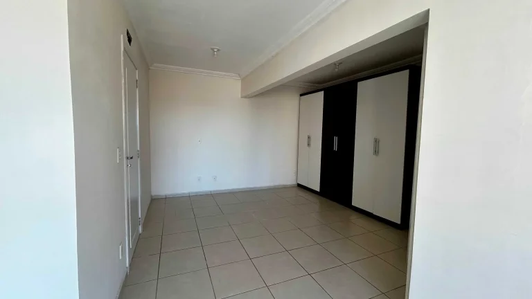 Imagem Cobertura com 3 dormitórios sendo 1 suíte e 2 vagas de garagem em Navegantes/SC