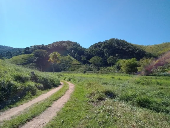 Imagem VENDO FAZENDA EM CASiMIRO DE ABREU, COM NASCENTE,CACHOEIRA,LAGO PARA PEIXE