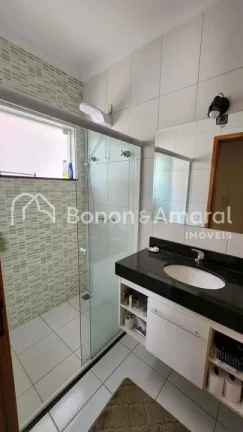 Imagem Lindo sobrado com 3 suites, sendo uma Master, escritório, piscina aquecida, área Gourmet, living c...