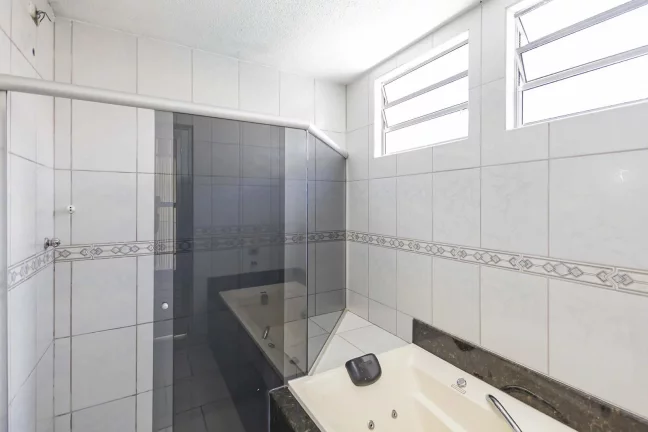 Imagem Sobrado em condomínio no Orleans com Piscina!