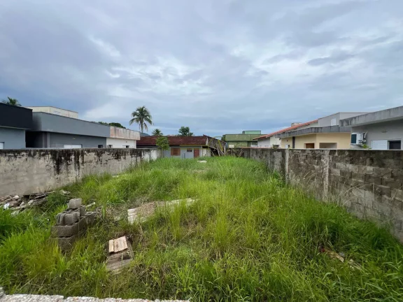 Imagem Belo terreno à Venda no Bairro Jardim Veneza de Peruíbe