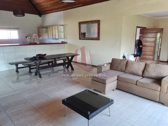 Imagem Casa Duplex c/ 4 Quartos p/ Locação, 250m² - Peró