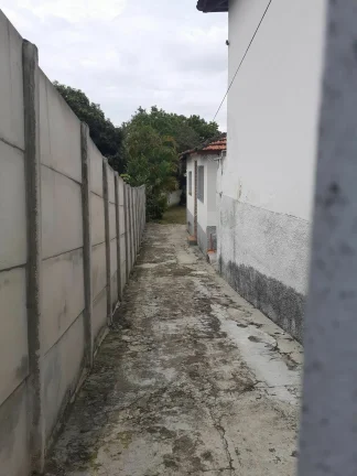 Imagem Casas térreas + armazém + terreno