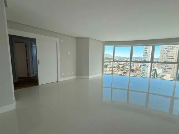 Imagem Apartamento com 3 suítes e 2 vagas de garagem na Av. Brasil em Balneário Camboriú/SC