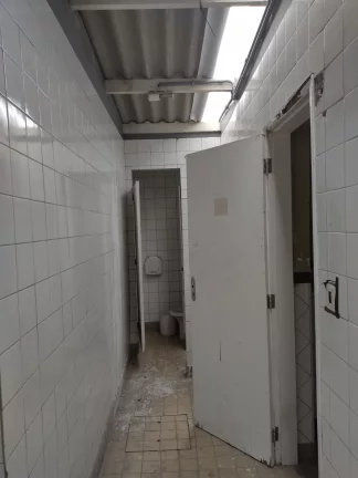 Imagem Loja com 350m2 para alugar em avenida movimentada no Embaré, Santos