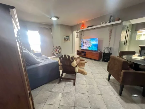 Imagem Apartamento com 2 dormitórios sendo 1 suíte e 1 vaga de garagem– 450m da Praia em Balneário Camboriú