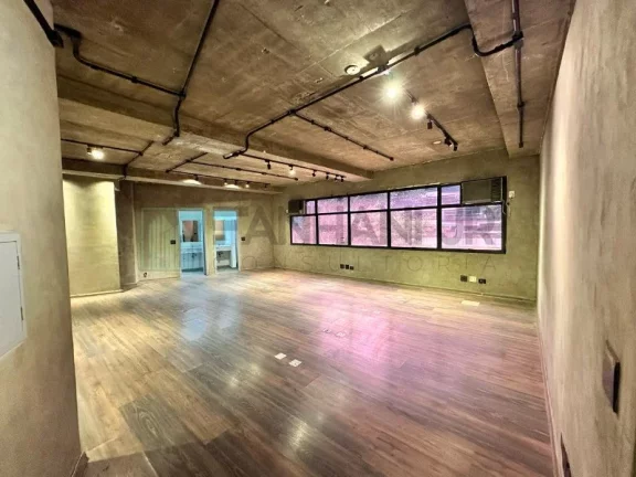 Imagem Sala Comercial em Condomínio para Locação na Vila Olímpia, São Paulo-SP: 4 salas, 2 vagas, 150m²!