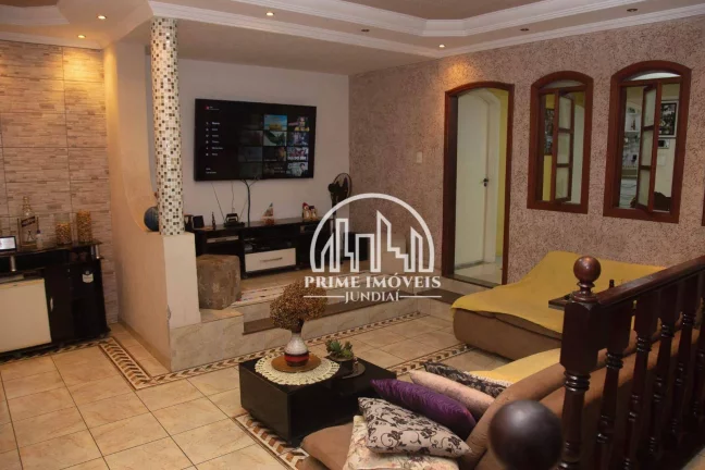 Imagem Ótimo sobrado de 350m² com 3 dorm. e 2 suítes - Cidade Nova, Jundiaí/SP