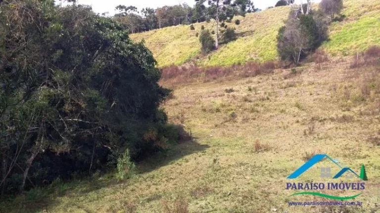 Imagem Paraíso Rural na Serra da Mantiqueira: Rancho com Vista Deslumbrante.