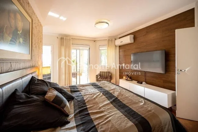 Imagem Linda e espaÃ§osa casa, com 4 quartos, sendo 4 suÃ­tes, 8 banheiros, quarto nas dependÃªncias, 1 suÃ...