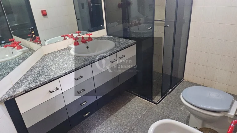 Imagem Apartamento mobiliado e reformado à venda no Centro Com 116,59 m²