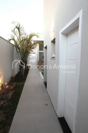 Imagem Casa a venda térrea, com 350,00 m² de área construída em terreno de 702,00 m² na parte central ...