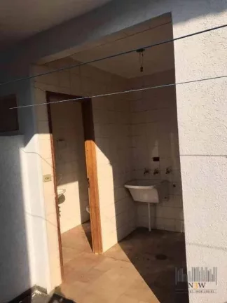 Imagem Casa à venda no Alto da Lapa São Paulo SP com 2 dormitórios, 1 banheiro, 2 vagas de garagem e 170m² de área construída.