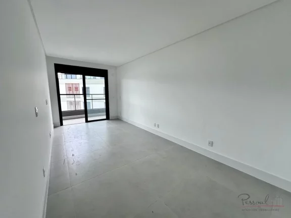 Imagem Apartamento exclusivo à beira-mar, localizado no prestigiado bairro João Paulo, em Florianópolis....