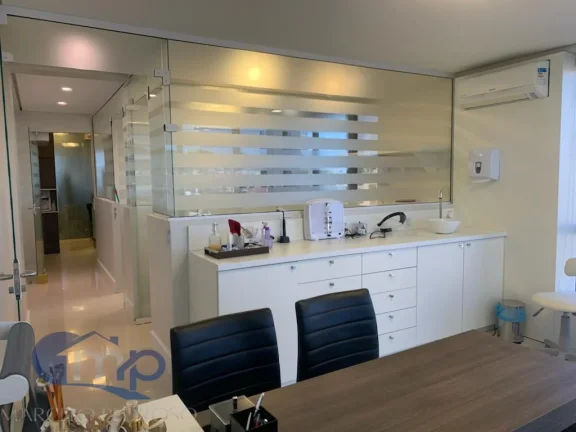 Imagem Sala comercial á venda com 49,10m² no centro de Torres/RS