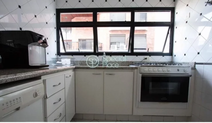 Imagem Ótima oportunidade no Real Parque. Apartamento original com 256m2 de área privativa, 4 dormitório...