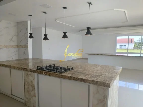 Imagem Casa térrea, com SETE suítes em condomínio fechado