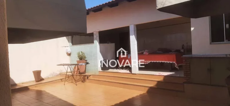 Imagem Casa com 3 dormitórios à venda, 385 m² por R$ 580.000,00 - Setor Rodoviário - Itumbiara/GO