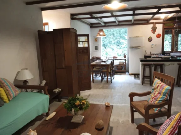 Imagem Casa no sertão da Barra do Una no meio da mata
