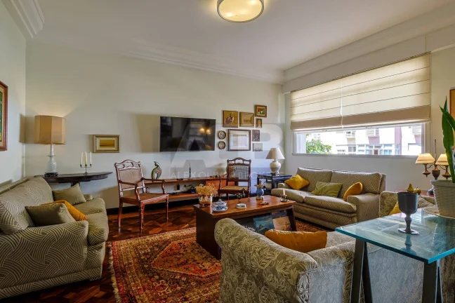 Imagem Apartamento à venda em Copacabana, 197m2, 4 quartos, 1 suíte, 1vaga.