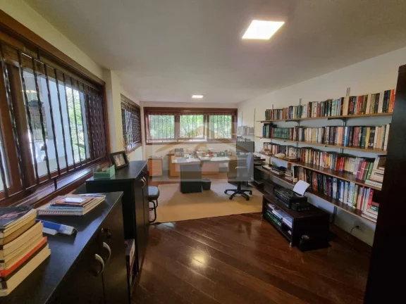 Imagem Conforto, segurança e natureza!!! Casa com 3 suítes , 4 vagas - *Granja Viana