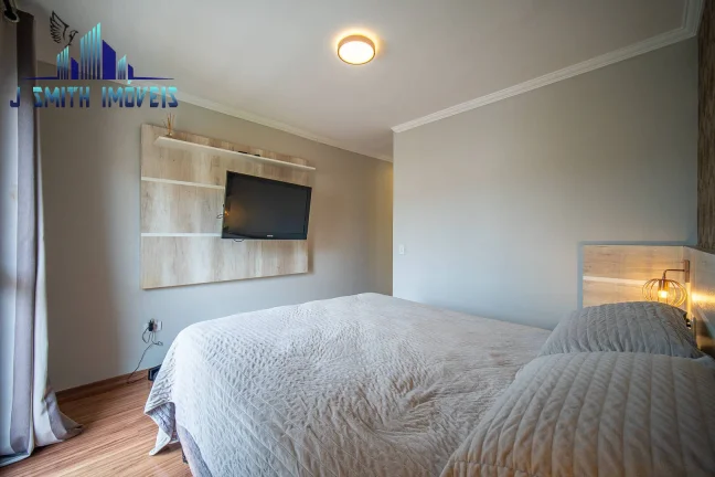 Imagem LINDA CASA COM CORREDOR LATERAL, 3 VAGAS, 3 DORMS, 1 SUÍTE. QUINTAL