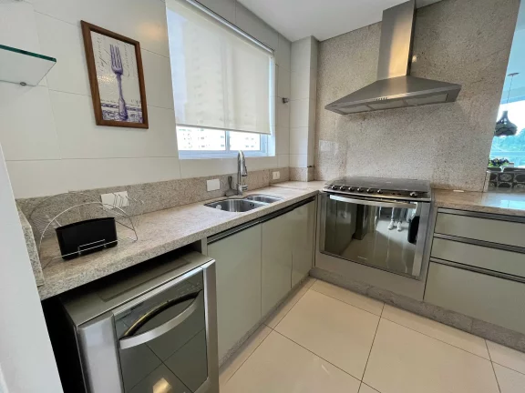 Imagem Apartamento mobiliado com 3 suítes e 2 vagas - Na Av. Central em Balneário Camboriú/SC