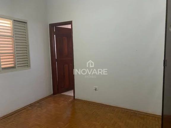 Imagem Casa com 3 dormitórios para alugar, 360 m² por R$ 3.000,00/mês - Setor Central - Itumbiara/GO