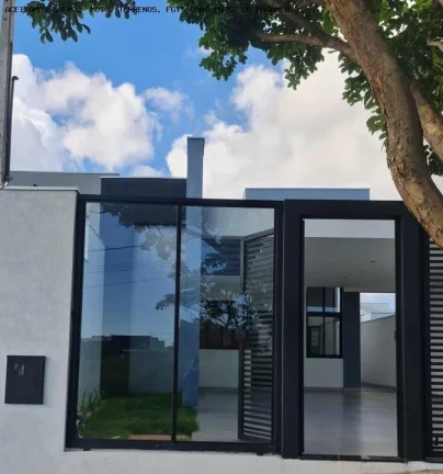 Imagem Alto Padrão para Venda em Maringá, Jardim Espanha, 3 dormitórios, 1 suíte, 2 banheiros, 2 vagas