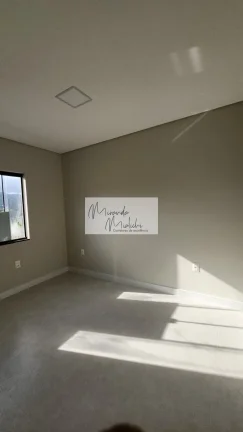 Imagem Casa Geminada à Venda em Forquilhas – São José | 4 Dormitórios | Terreno de 400 m²