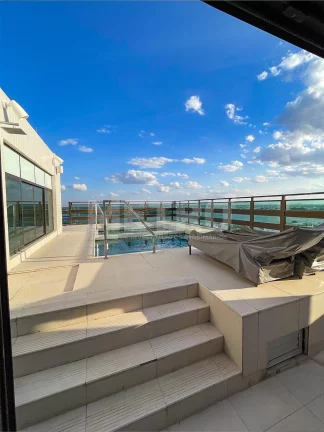 Imagem Cobertura de Alto Padrão à venda na Orla Vista panorâmica da cidade, 4 suítes