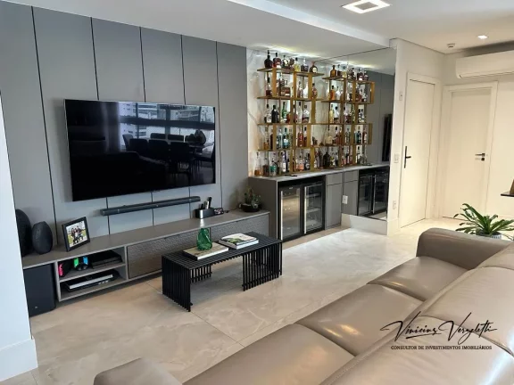Imagem Apartamento 4 ou + dormitórios para Venda em Balneário Camboriú / SC no bairro Centro