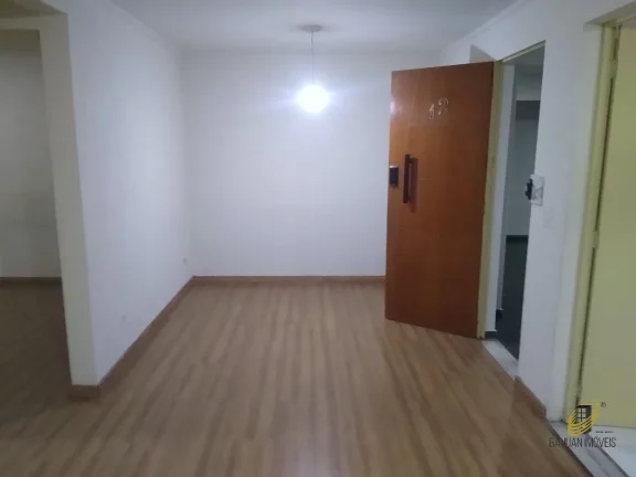 Apartamento à venda/locação em Cotia-SP, Jardim Caiapiá: 2 quartos, 1 banheiro, 42m² de área.