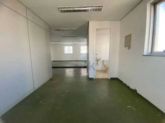 Imagem Duas salas comerciais unificadas com o total de 80m² para locação no Alto da Boa Vista/Santo Amaro.