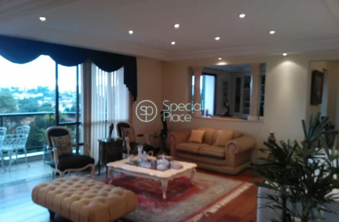 Imagem Apartamento amplo na Rua Bahia. Ótima oportunidade. São 260m2 com 4 suítes e 4 vagas na garagem. ...